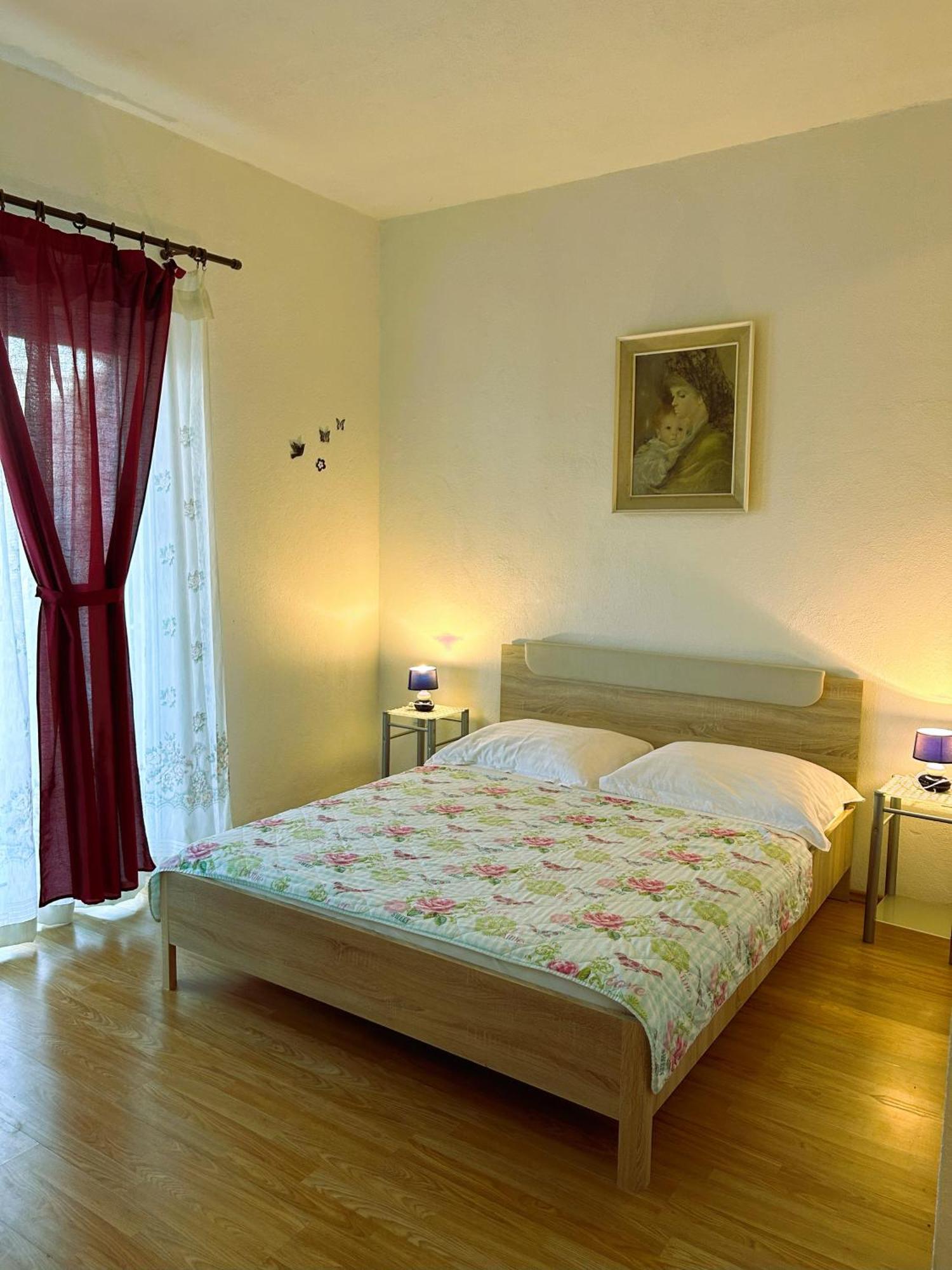 Apartments Valjan Trogir Exterior photo